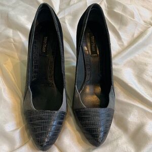 White House Black Market Gray/Black Leather / Suede Pumps sz 8.5M